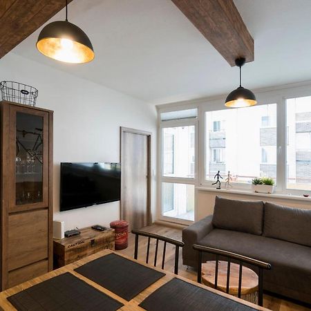 Stylish Centrally Located 1Br Apartment With Parking Братислава Экстерьер фото