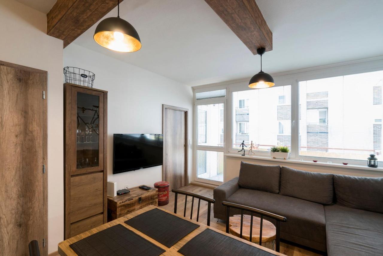 Stylish Centrally Located 1Br Apartment With Parking Братислава Экстерьер фото