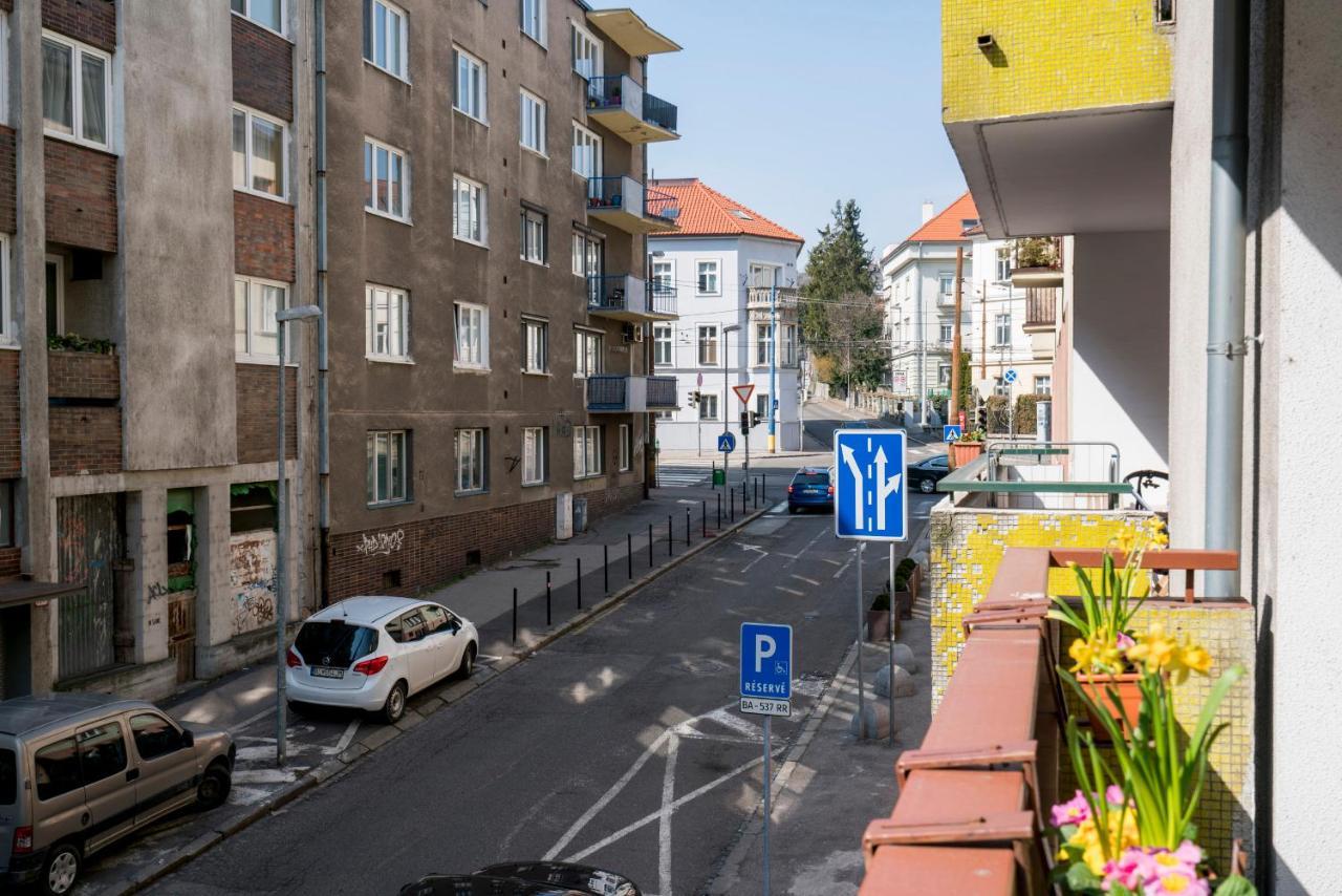 Stylish Centrally Located 1Br Apartment With Parking Братислава Экстерьер фото