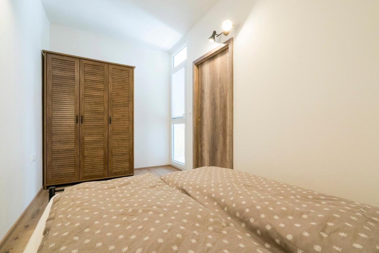 Stylish Centrally Located 1Br Apartment With Parking Братислава Экстерьер фото